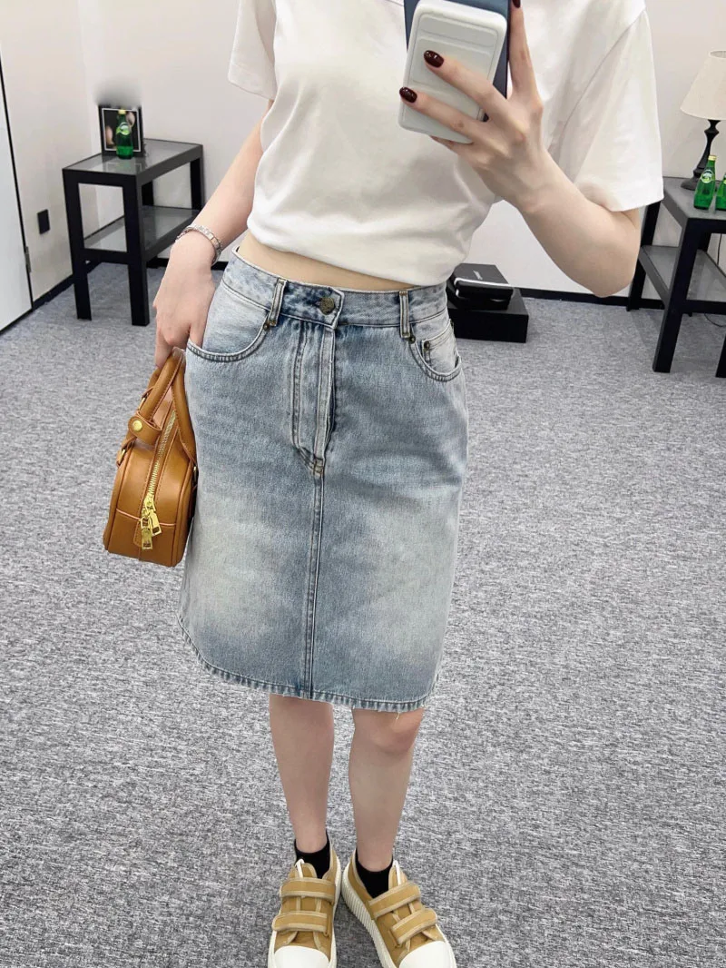 

2024 Spring and Summer New High Street Women's Half length Skirt Fashionable and Exquisite Mini Hip hugging Cowboy Short Skirt