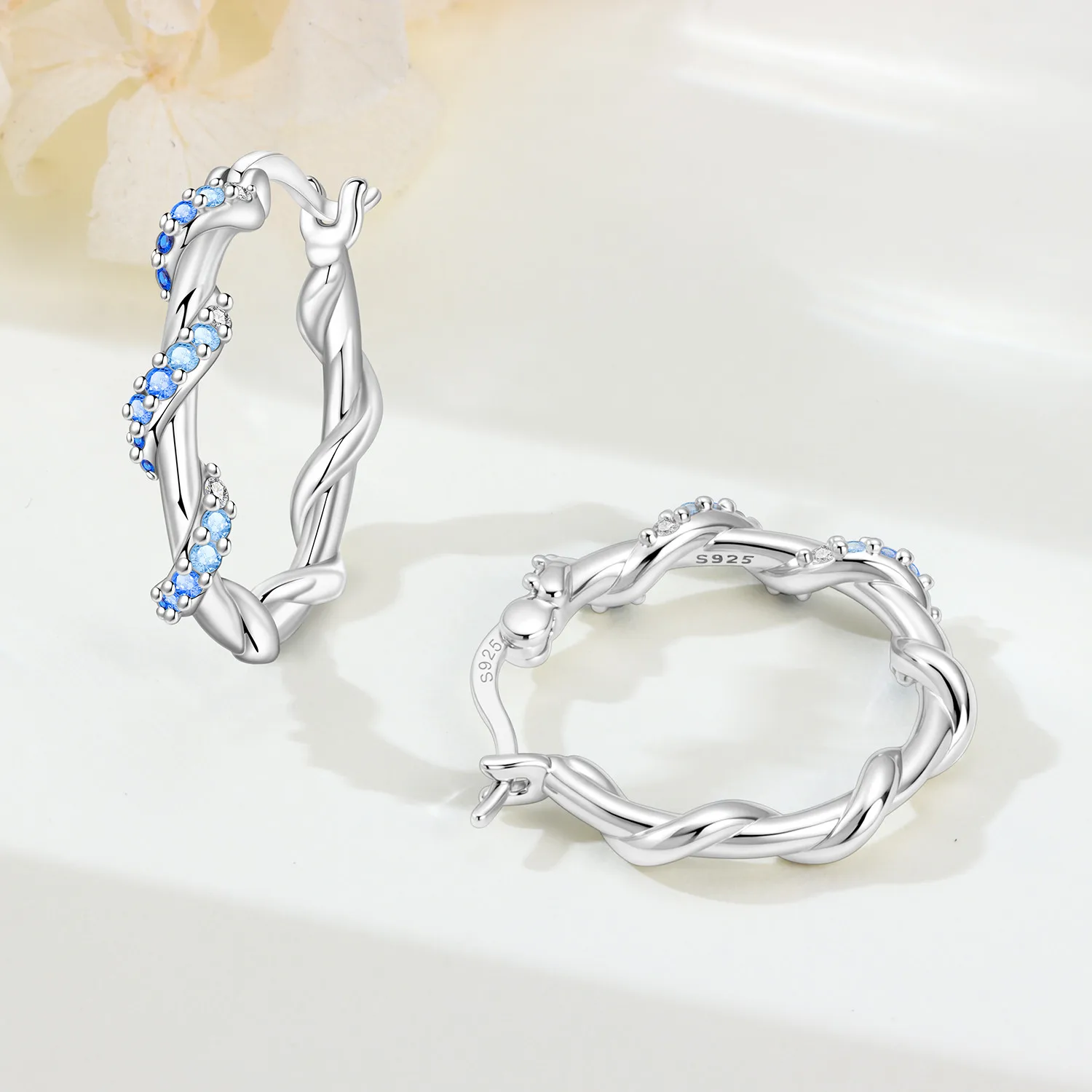 925 Sterling Silver Twisted Hoop Earrings For Women Blue Gradient Zircon Twist Circle Ear Buckles Women Fine Jewelry Party Gift