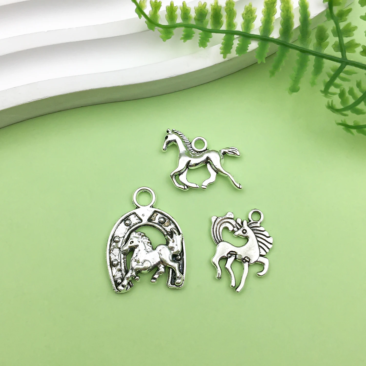 16/20pcs Antique Silvery Retro Horse Design Charms Alloy Metal Pendants For DIY Bracelet Necklace Jewelry Making Accessories