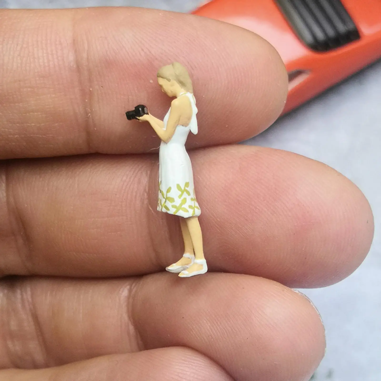 

1:64 Tiny People Model Figure Photo Woman Architectural Character for Miniature Scene, Table and Dollhouse Decoration