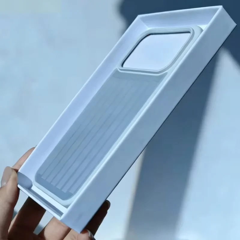 Aluminiowe etui na telefon ze stopu aluminium do iPhone 17 16 15 14 Pro Max, luksusowe etui z 3D falistymi paskami na tył, w stylu walizki biznesowej, z pudełkiem prezentowym. — zdjęcie produktu 3