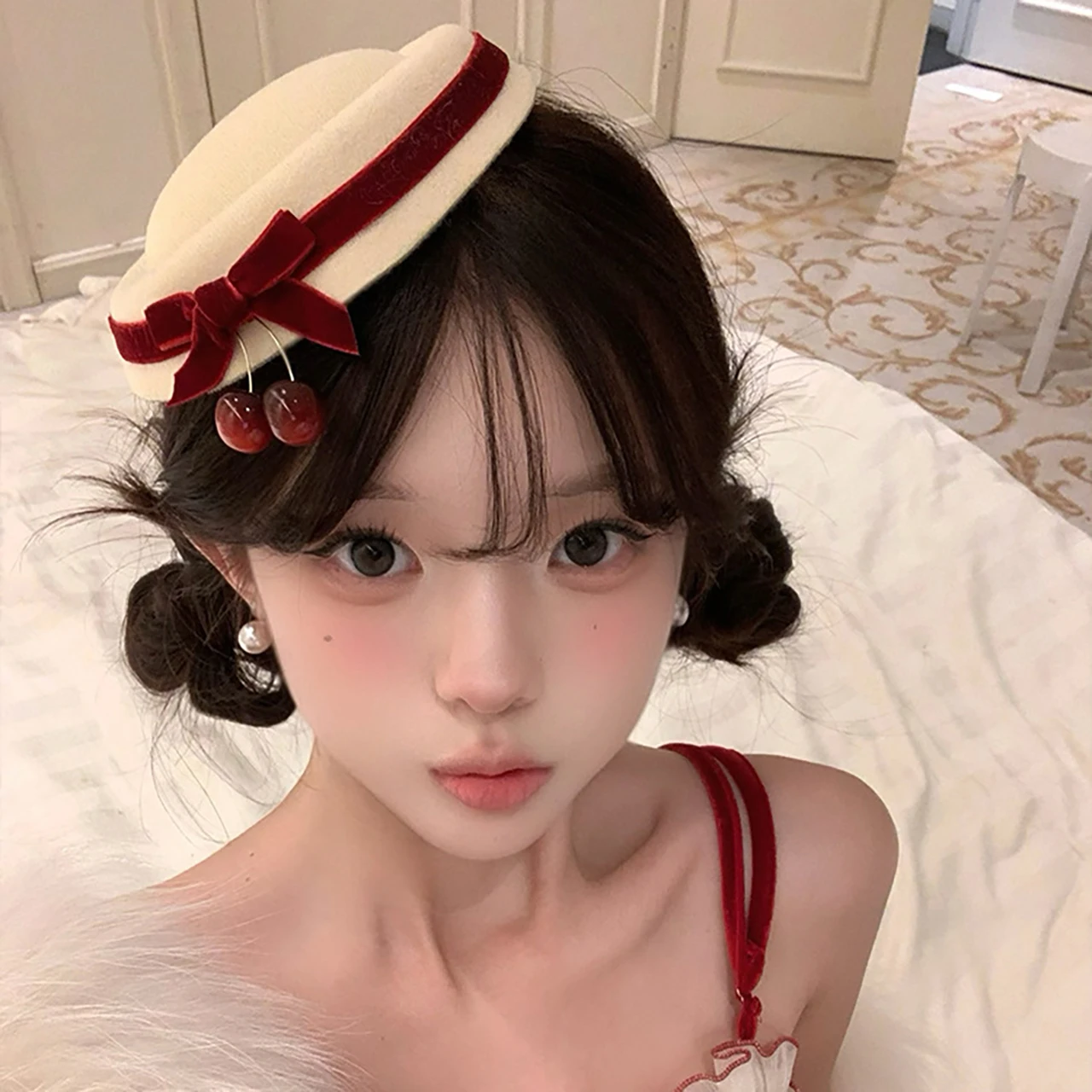 

Pearl Bow Hair Clip Hat-Shaped Hairpins Red Cherry Checkered Mini Princess Hat Atmospheric Festive Outfit Women Hair Accessory