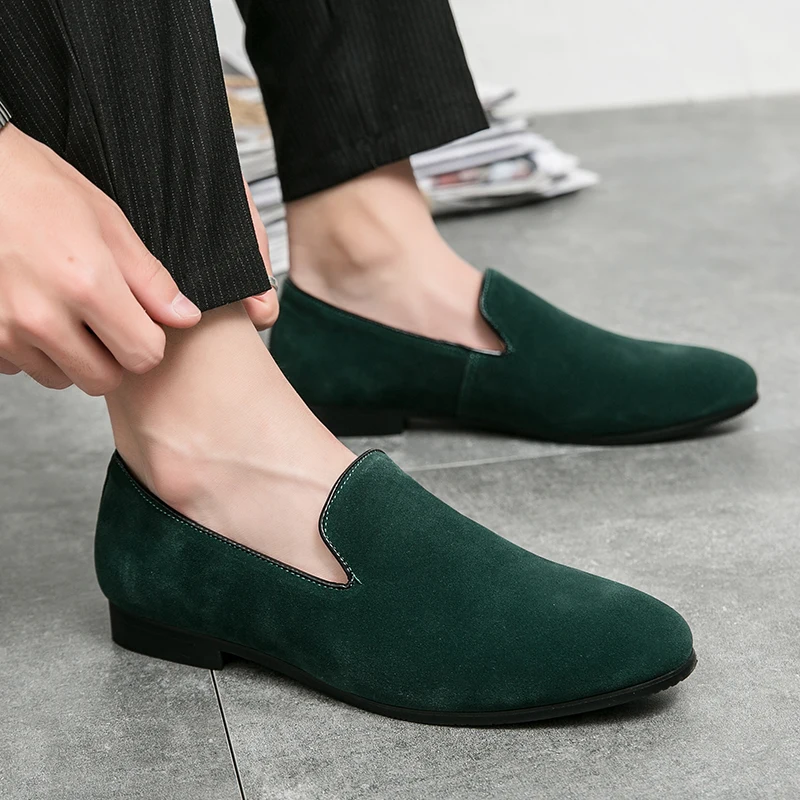 HKDQ mocassini in pelle scamosciata da uomo verde moda morbida e confortevole scarpe mocassino traspiranti da uomo scarpe Casual Slip-on stile