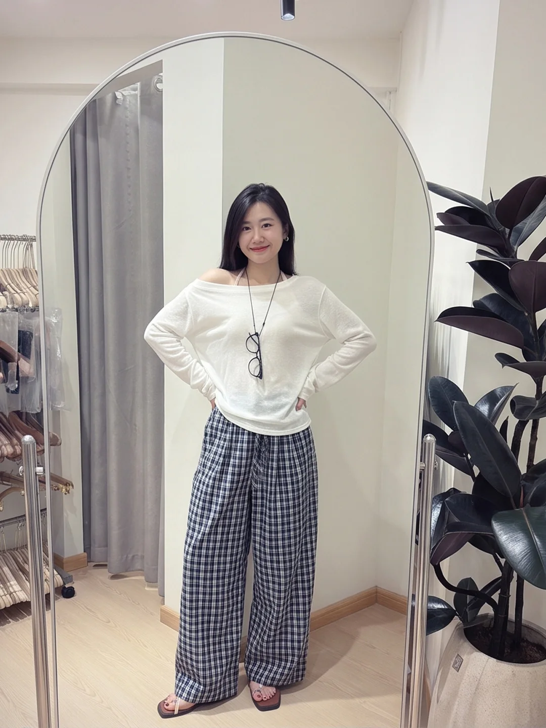 Laid-back Style Diagonal Shoulder White Top And Plaid Wide Leg Pants Set Women's Summer New Slimming Two-piece Suit