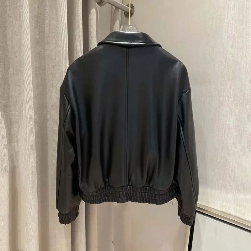 سترة نسائية عصرية من الجلد الطبيعي لربيع وخريف 2025 بطول قصير وياقة مقلوبة وصلت حديثًا ملابس نسائية