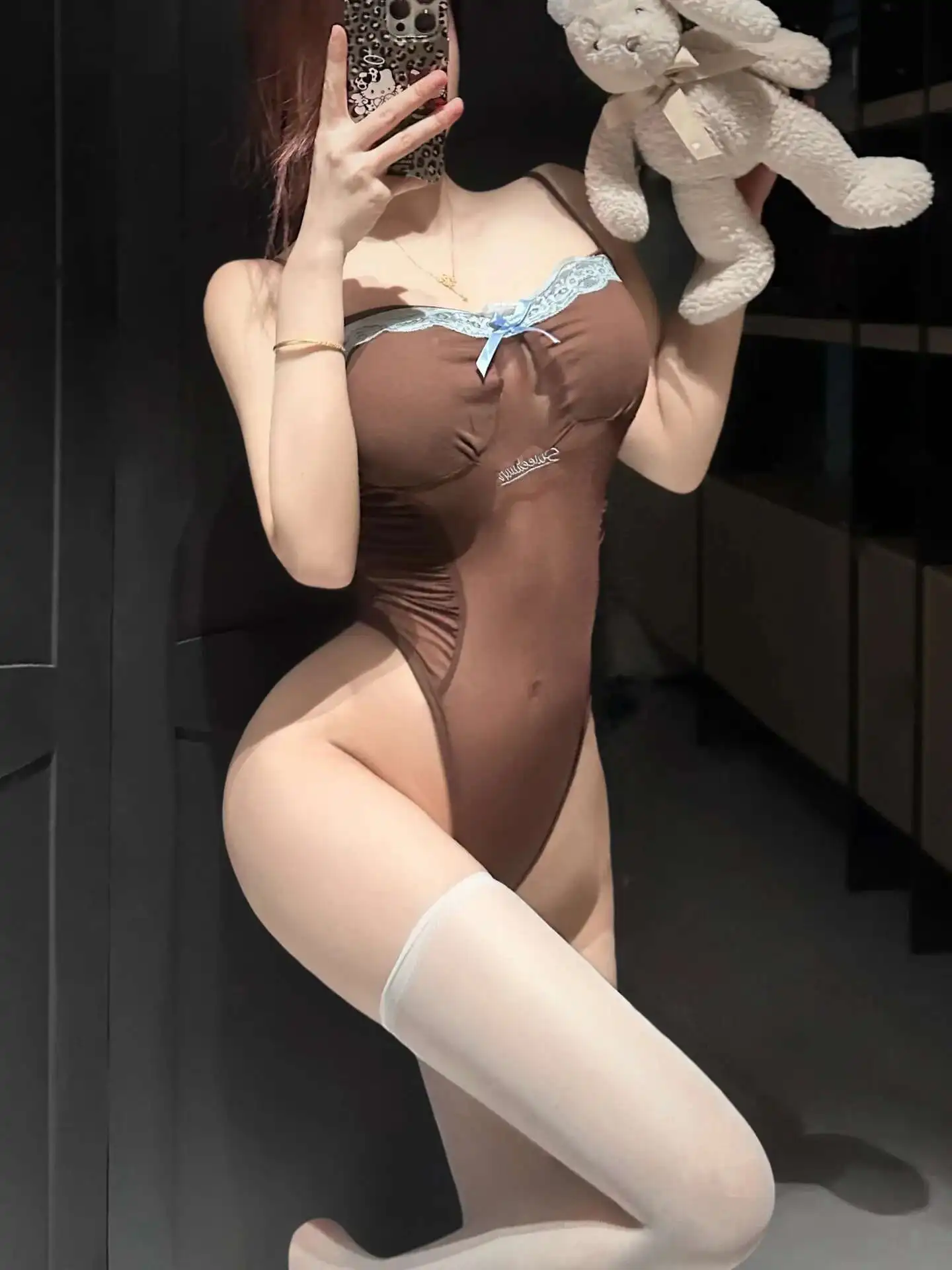 セクシーなアメリカのスパイシーガールパッチワーク弓サスペンダージャンプスーツセクシーなスリム制服女性ロンパース服ボディスーツ甘い女性 QEG1