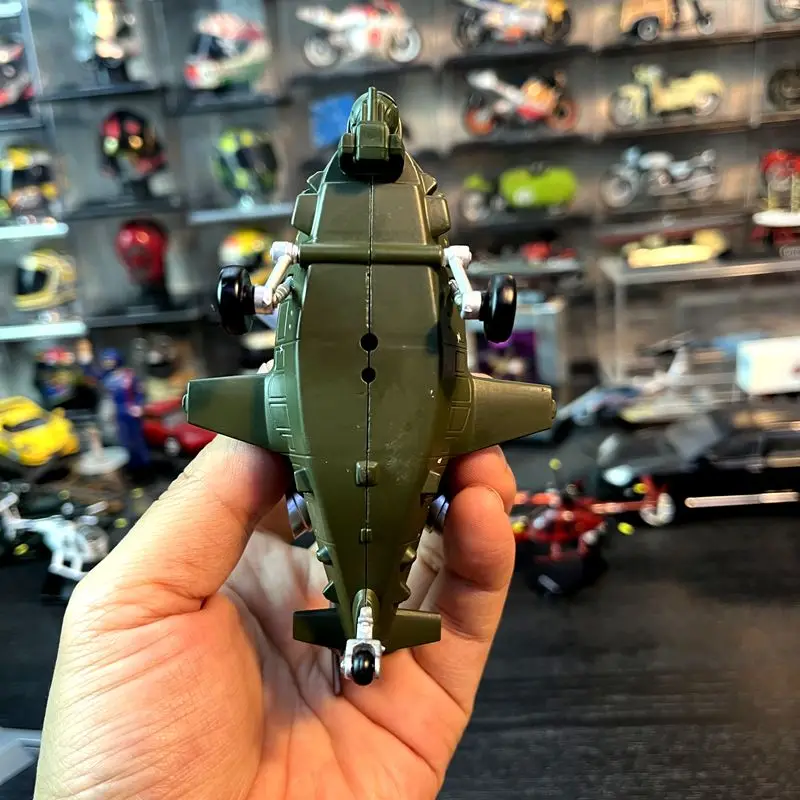 نموذج طائرة هليكوبتر مصنوعة من خليط معدني قابل للجمع - Q-Style Wz-10 Gunship مع حامل عرض