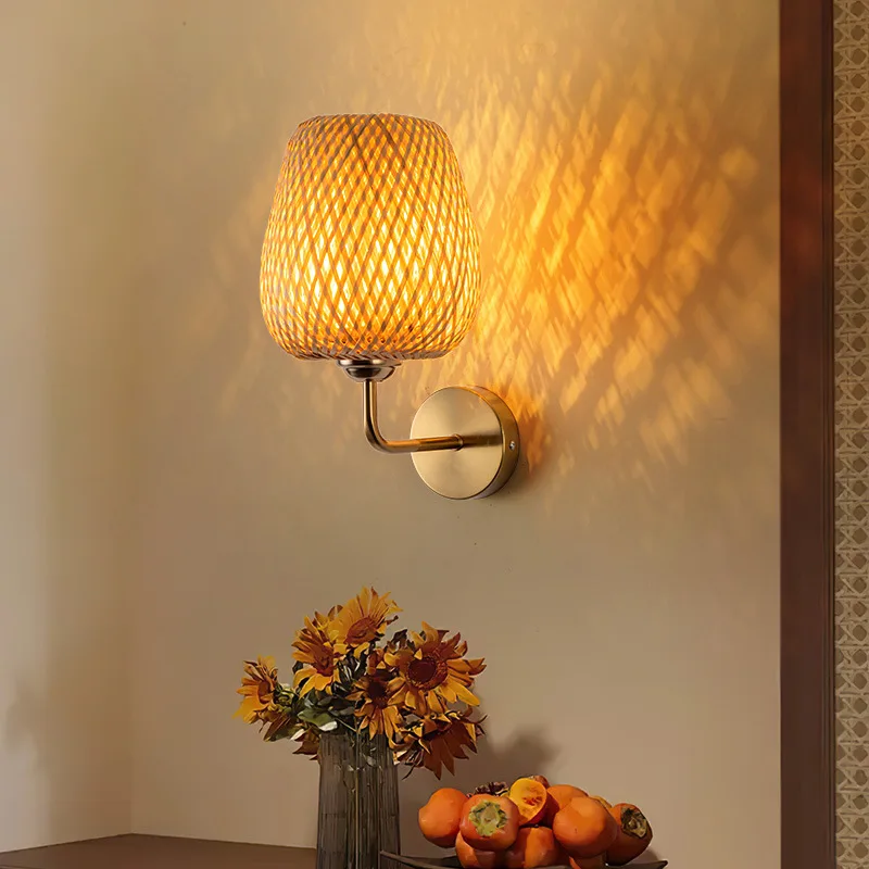 

Настенный светильник из ротанга и бамбука, винтажный, для интерьера, декоративное освещение для столовой, спальни, прикроватный светильник, для отеля, коридора, плетеный, светодиодный