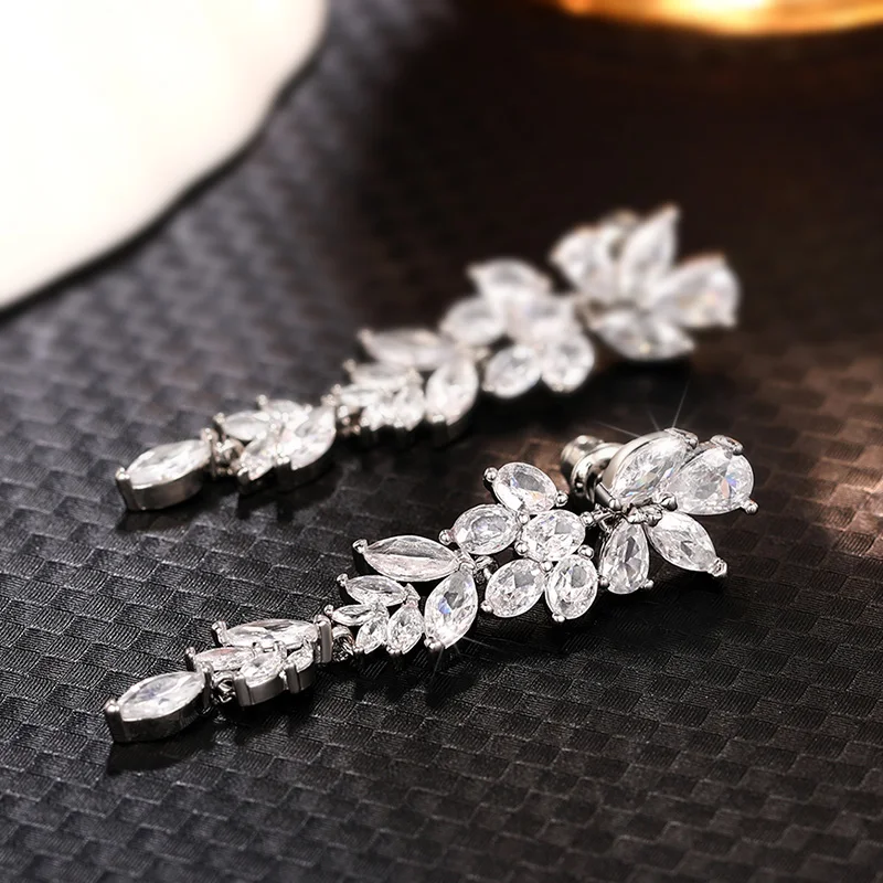 Huitan Romantische Hochzeits-Party-Ohrringe mit hellem Zirkonia-Anhänger, weiblich, wunderschöne zarte Accessoires, modisches, exquisites Geschenk
