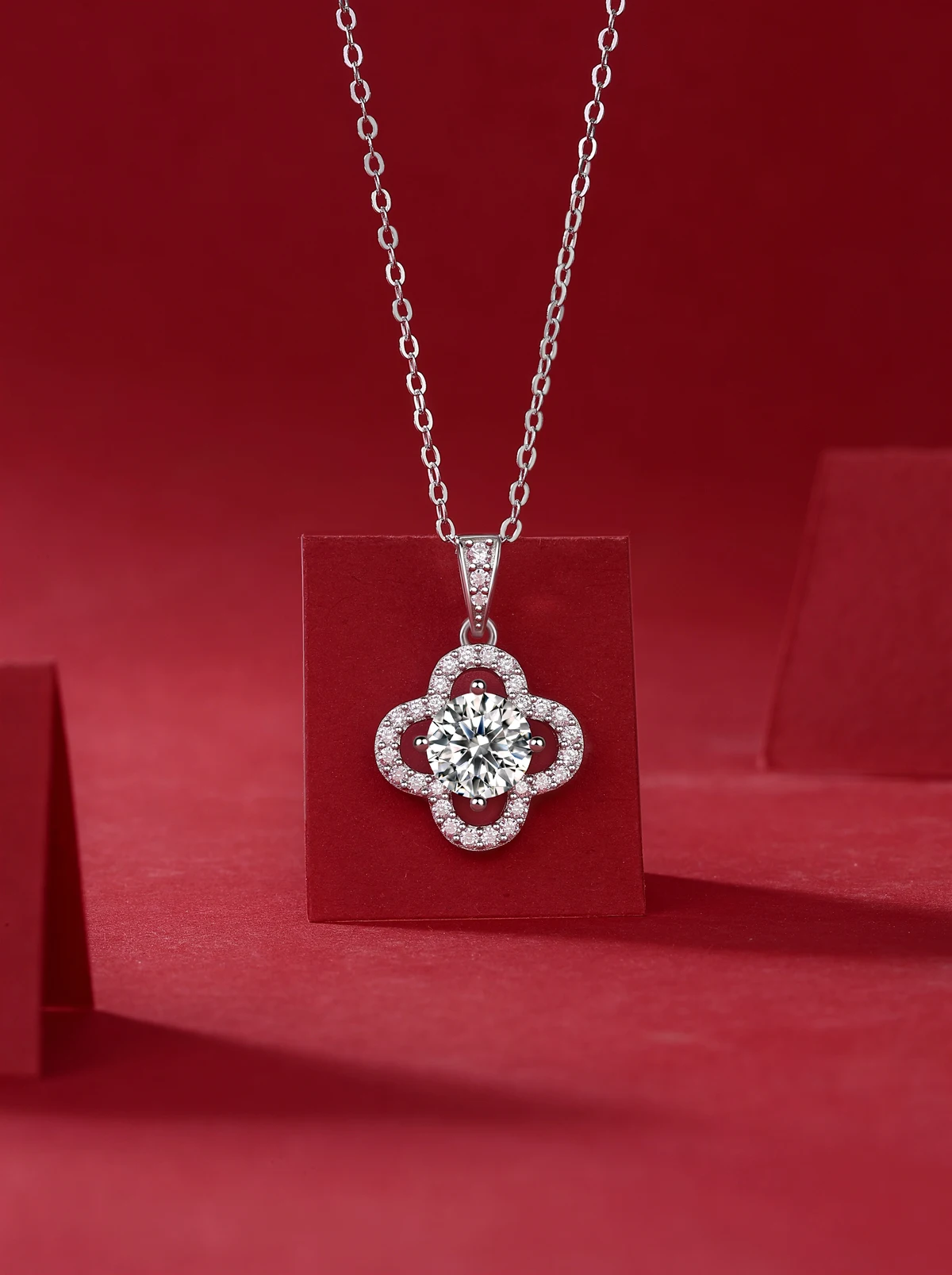 

Yulaili New 925 Sterling Silver Necklace Sparkling Round Moissanite Pendant Elegant Jewelry for Women Banquet Accessories P27405