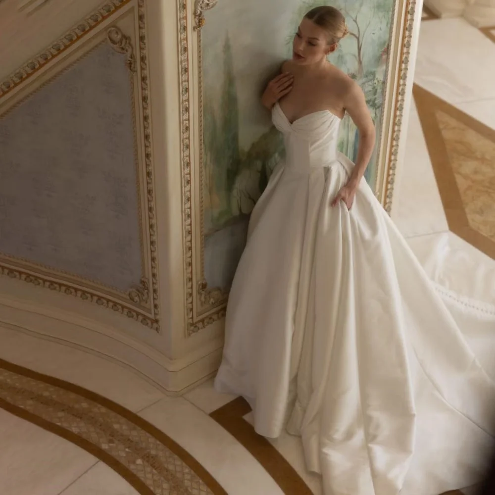 

Customized Exquisite V-neck Wedding Gown Charming A-line Wedding dress Sleeveless Backless Bridal Dresses Vestidos De Noiva