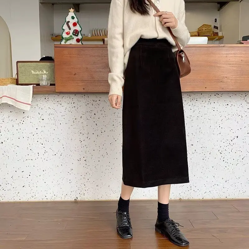 Woolen midi skirt for women, high waisted, autumn and winter 2026 new item, covering the hips to show off thinness, medium to lo