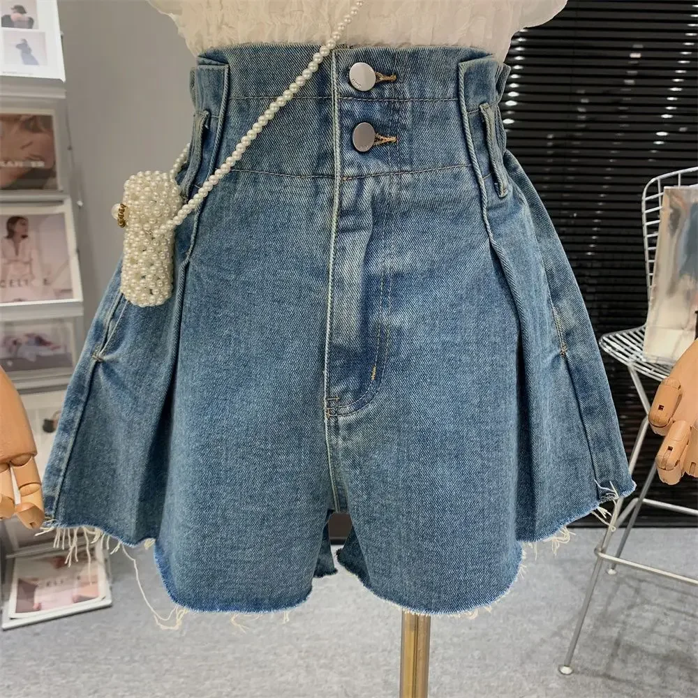 Denim shorts women\'s summer 2024 new Korean version of high waist buckle washed raw edges loose Joker slim hot pants.