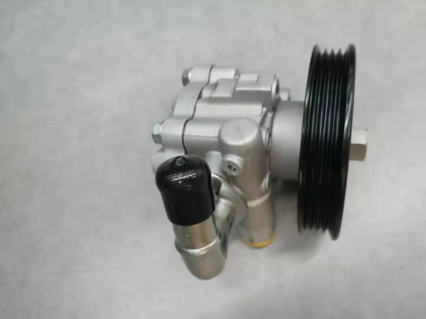 Free Shipping Power Steering Pump 57110-4D300 57110-4D000 Fit for KIA CARNIVAL 06