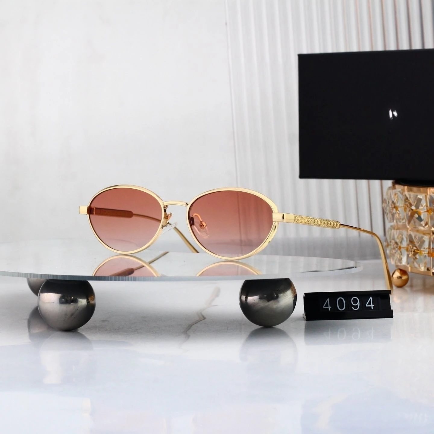 

Luxury Steampunk Sunglasses for Summer, Unisex, UV400 Polarized Lenses, Retro Metal Frame, Brand Discount