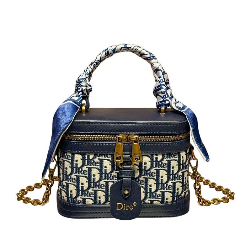 Vintage Style Elegant Crossbody Diaper Bag: Luxury Women's Handbag With Designer Details And Large Capacity For Messenger Tote