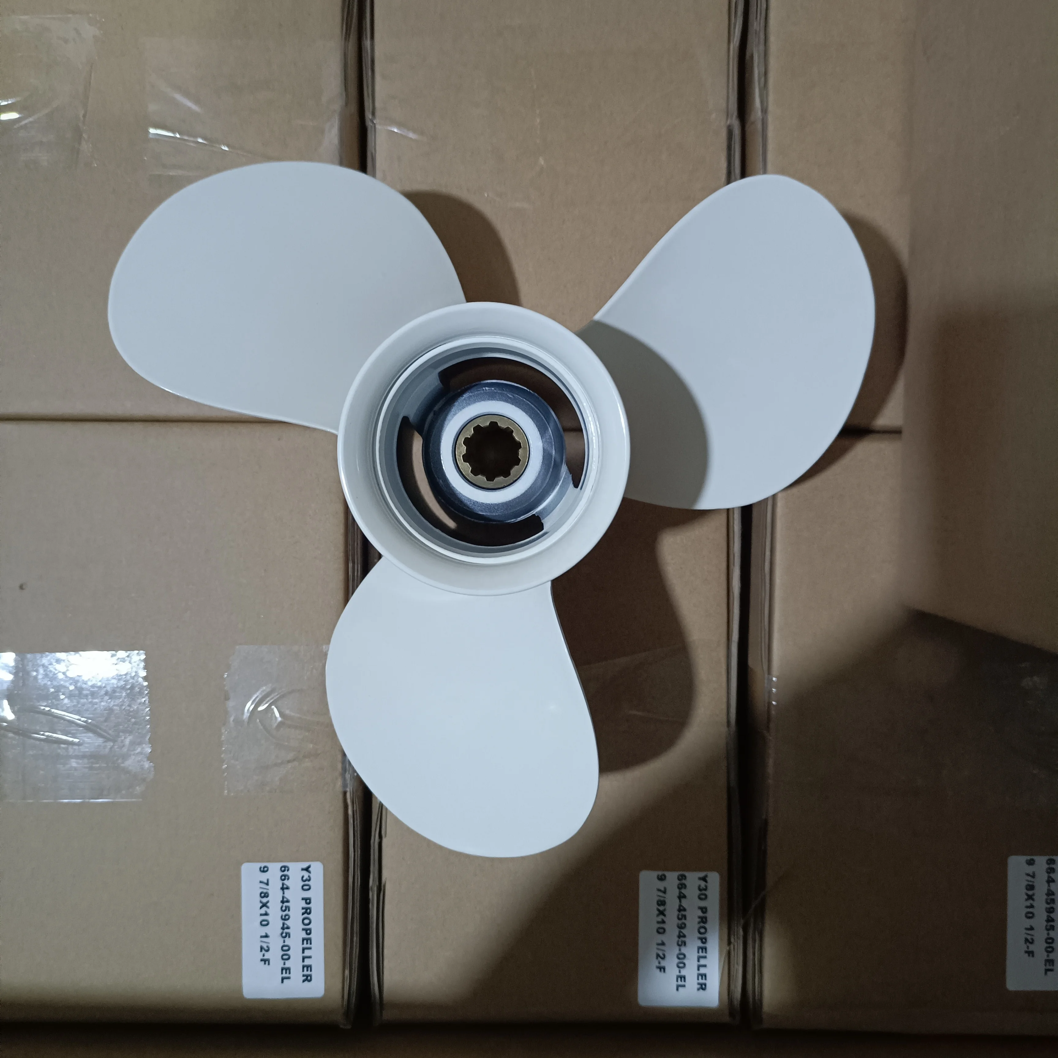 3 Blades 9 7/8X10 1/2-F Outboard white Propeller 664-45945-00-EL Application To Yamaha Motor 25Hp 30Hp