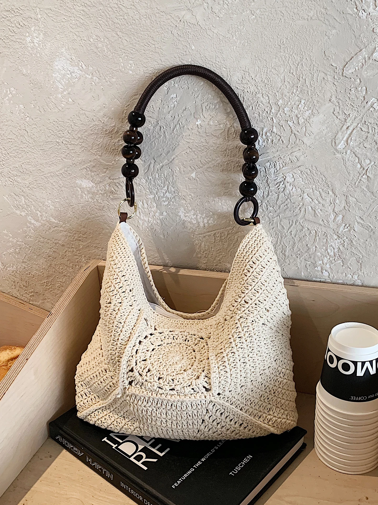 

Casual Summer Handwoven Large Capacity Tote Bag Women's Shoulder Bag Vacation Leisure Style Wooden Handle Square Shape Bag