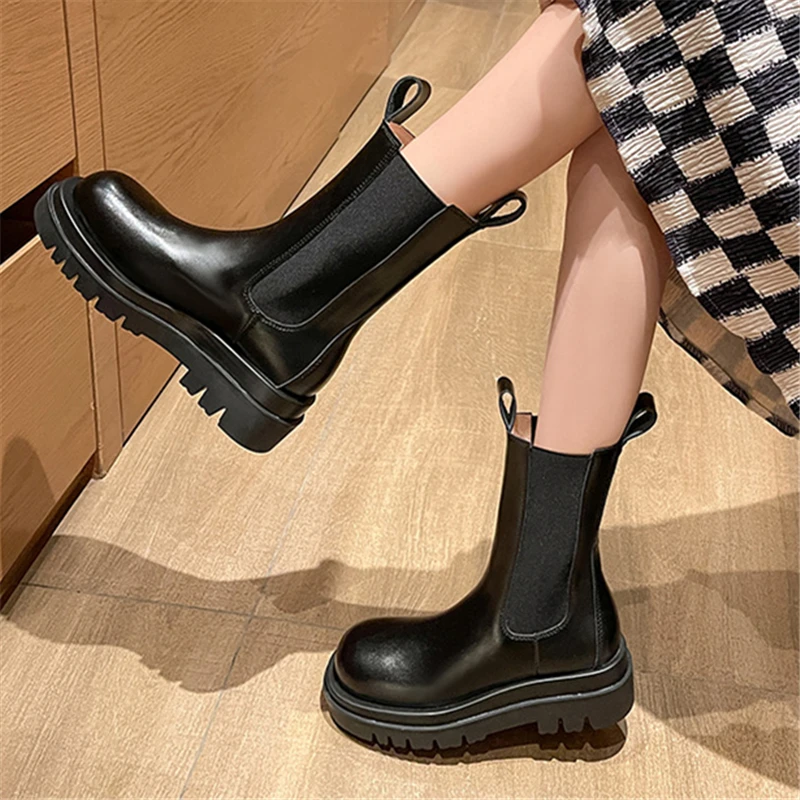 

Black Women Chelsea Boots Thick Sole Platform Ankle Boots Flat Botas Mujer Ladies Slip-on Short Booties Autumn Shoes