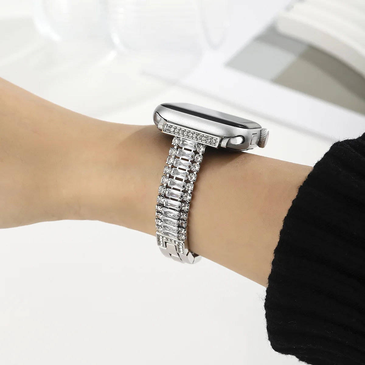 Elegant diamond studded strap suitable for Apple iWatch (choose according to the size on the back of the dial)