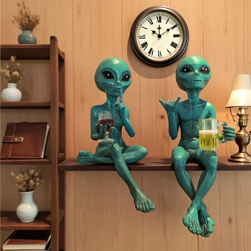 1Pcs Alien Red Wine Statue—A Space-Themed Decorative Masterpiece, Suitable for Desktops/Bookshelves/Wine Cabinets, a Must-Have for Science Fiction Fans |   Alien Sculpture |   Science Fiction Themed Ornaments |   Creative Gift Options, Bookshelf Decorations, Unique Artwork, Finely Crafted Ornaments, Collectible Models, Exclusive for Science Fiction Enthusiasts.