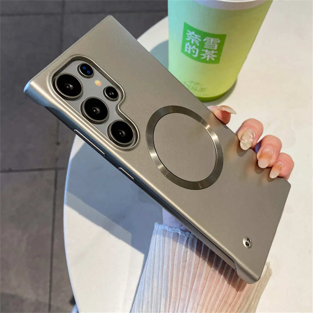 حافظة هاتف مغناطيسية فاخرة لهاتف Magsafe بدون إطار لهاتف سامسونج S25 S24 Ultra S22 S23 Plus غطاء خلفي نحيف بلون معدني بدون حدود
