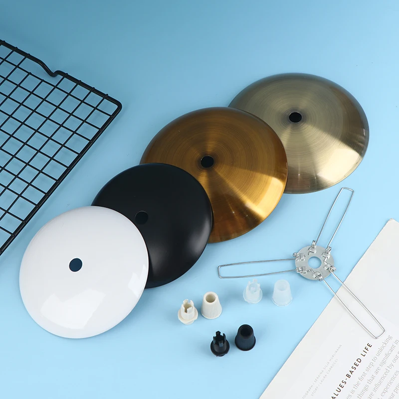 

Комплект аксессуаров для подвесного светильника-тарелки: пружина-фиксатор с тремя зубцами + натяжная головка