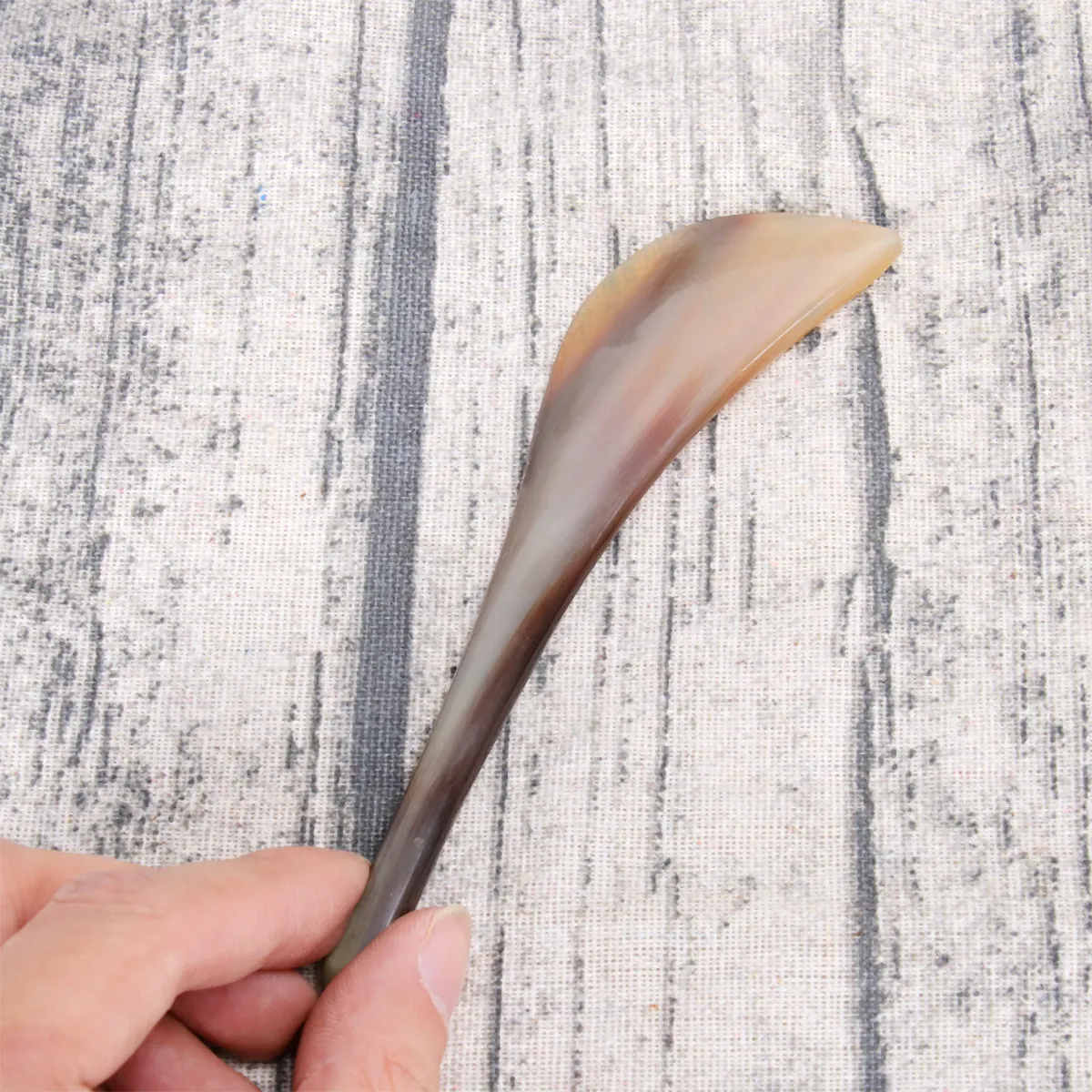 

Horn Scraping Massage Pen Durable Skin Friendly Massaging Pen for Face Neck Back Physical Therapy Scraping Tool