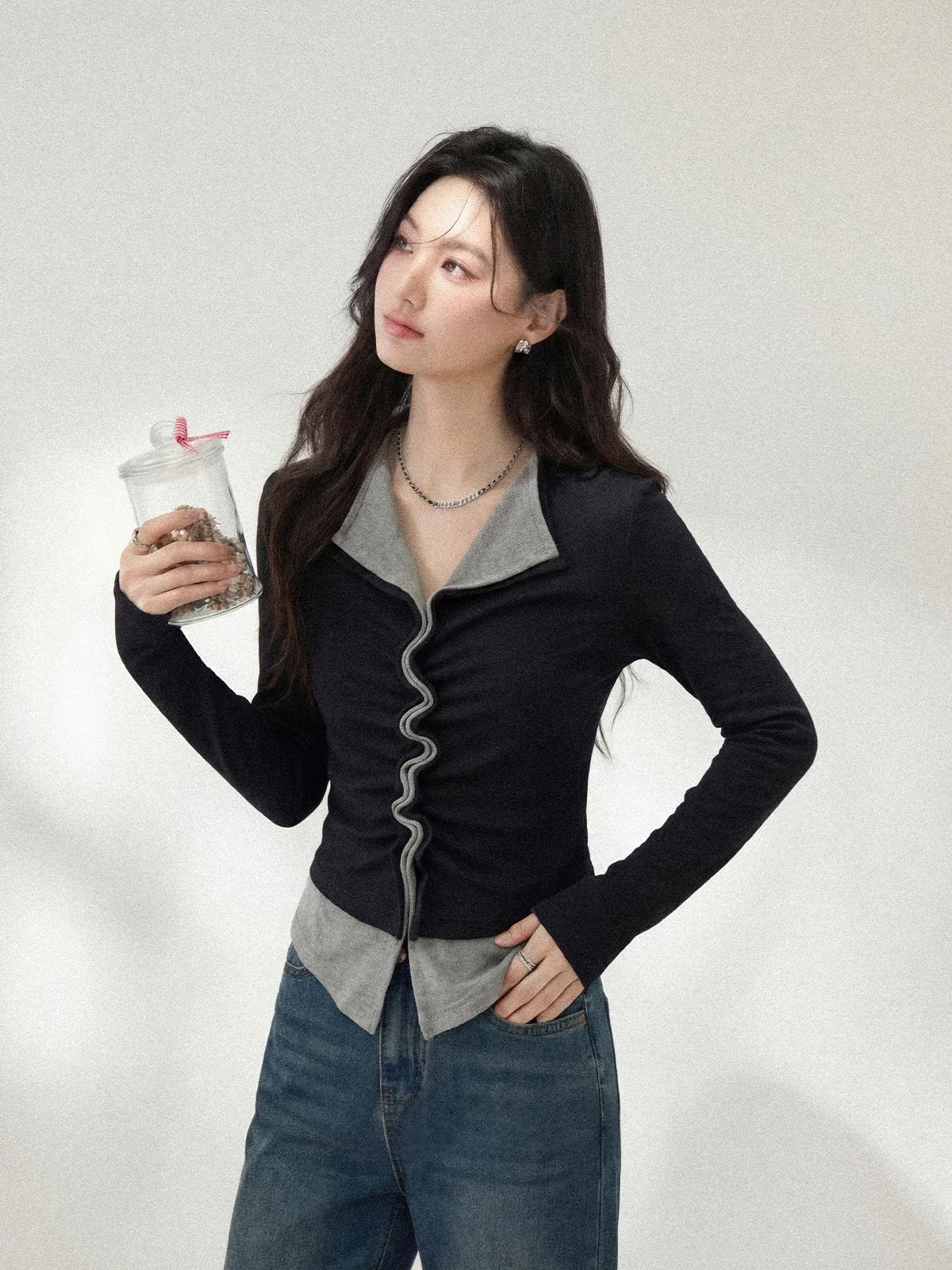 

Slim Fit Long Sleeve V-Neck T-Shirt Women's High Waist Belted Black Spring 2026 New Style Fashionable Casual Top