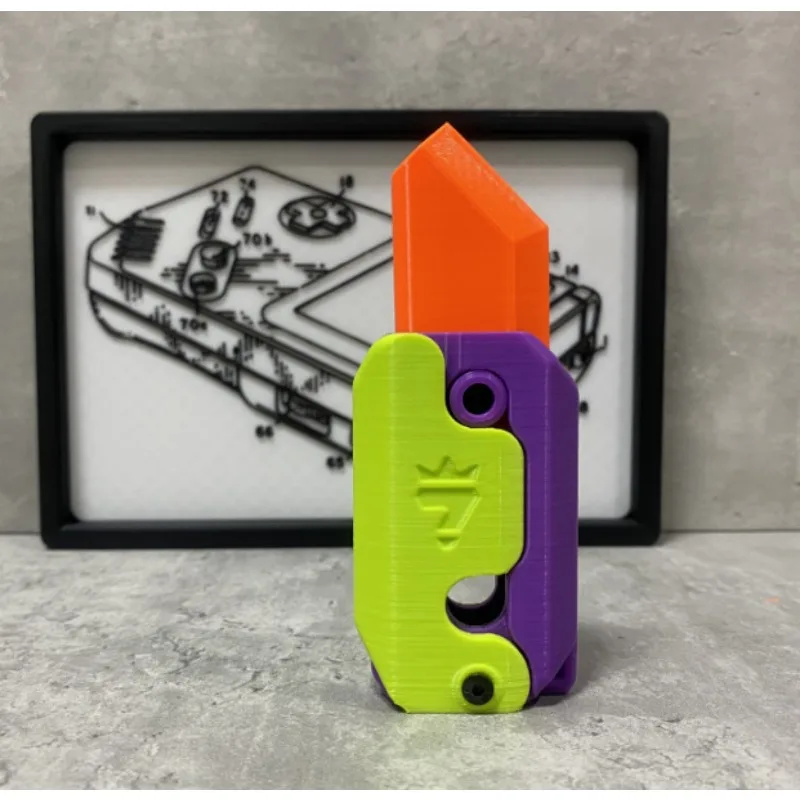 Nóż grawitacyjny z nadrukiem 3D Cub Jumping Small Radish Knife Mini Model Pendant Push Card Decompression Toy Mini Butterfly Knife