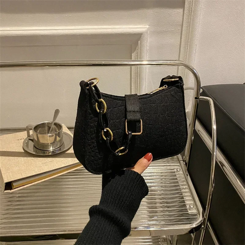 Fashion Felt Shoulder Bags for Women Women\'s Subaxillary Bag Design Advanced Texture Armpit Handbags Purses Crescent Saddle Bag