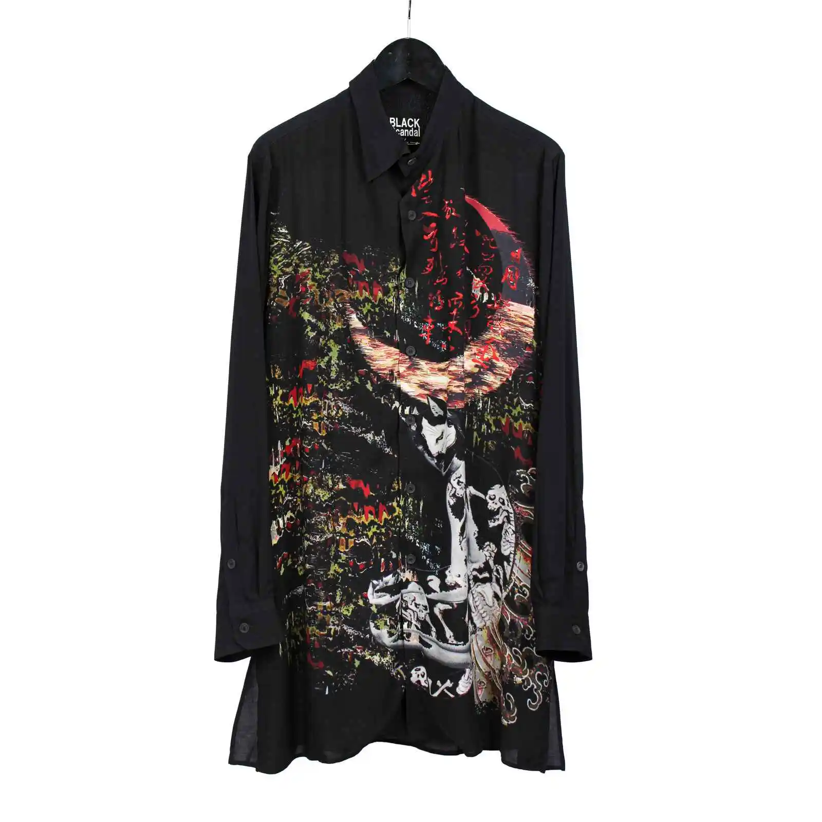

TOP-YAMAMOTO original printed shirts, a Japanese streetwear brand, are loose and suitable for both men and women, and are versat