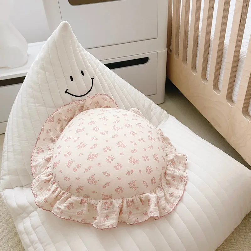 Korean Floral Cotton Round Baby Pillow With Ruffles Muslin Kids Cushion Baby Newborn Bedding Pillows Cushions Room