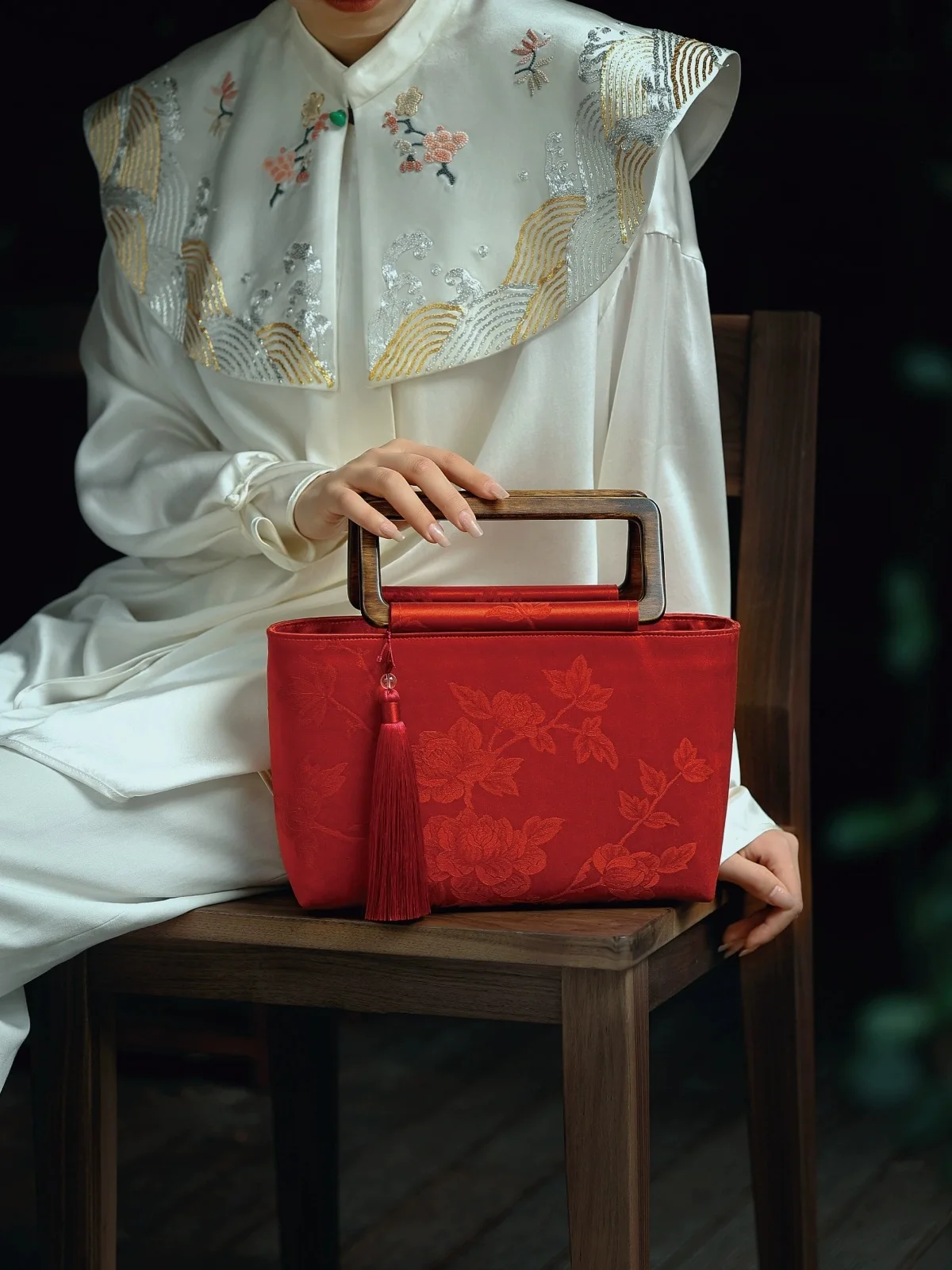 

Red Gambiered Silk Bridal Bag 2025 - Qipao Wedding Clutch with Hanfu Style, Spacious Ceremony Essentials
