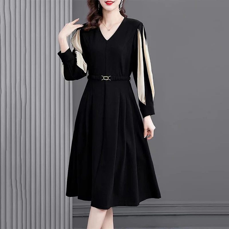 Women's French V-Neck Long-Sleeved Black Dress, Mother's Casual Dress, Fashion Waist Belt, A Word Dresses, Spring, Autumn, New