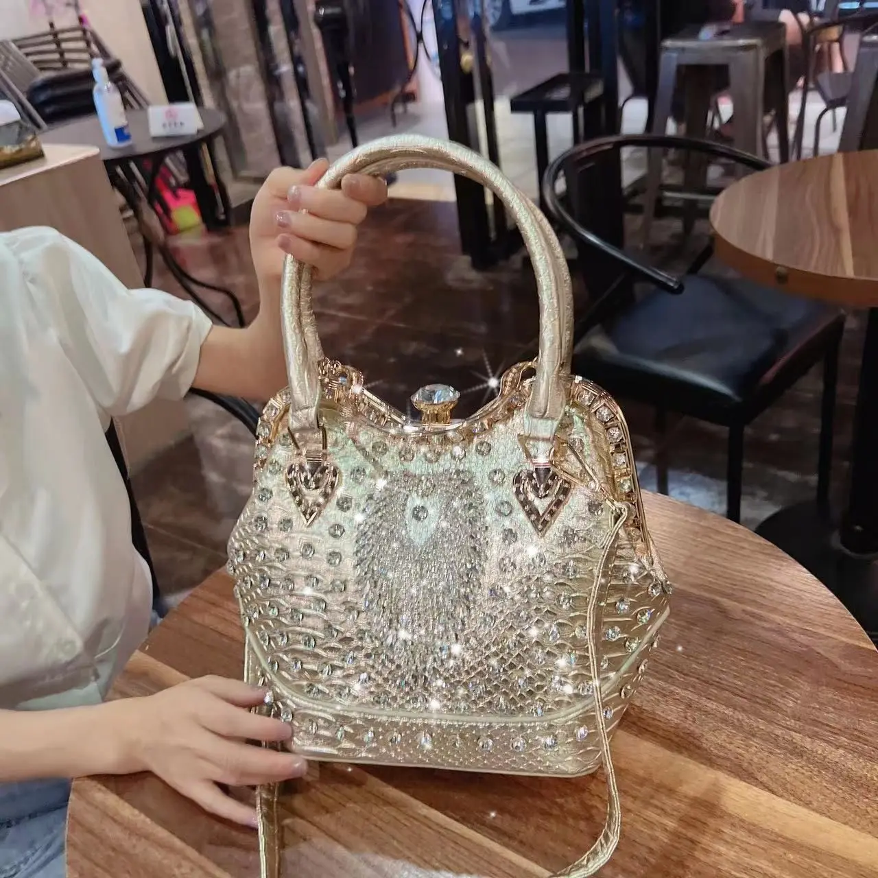 Noble High-end Rivet Studded Diamond Shell Portable Women's Bag Luxury Brand Women's Bag European And American Designer Handbag