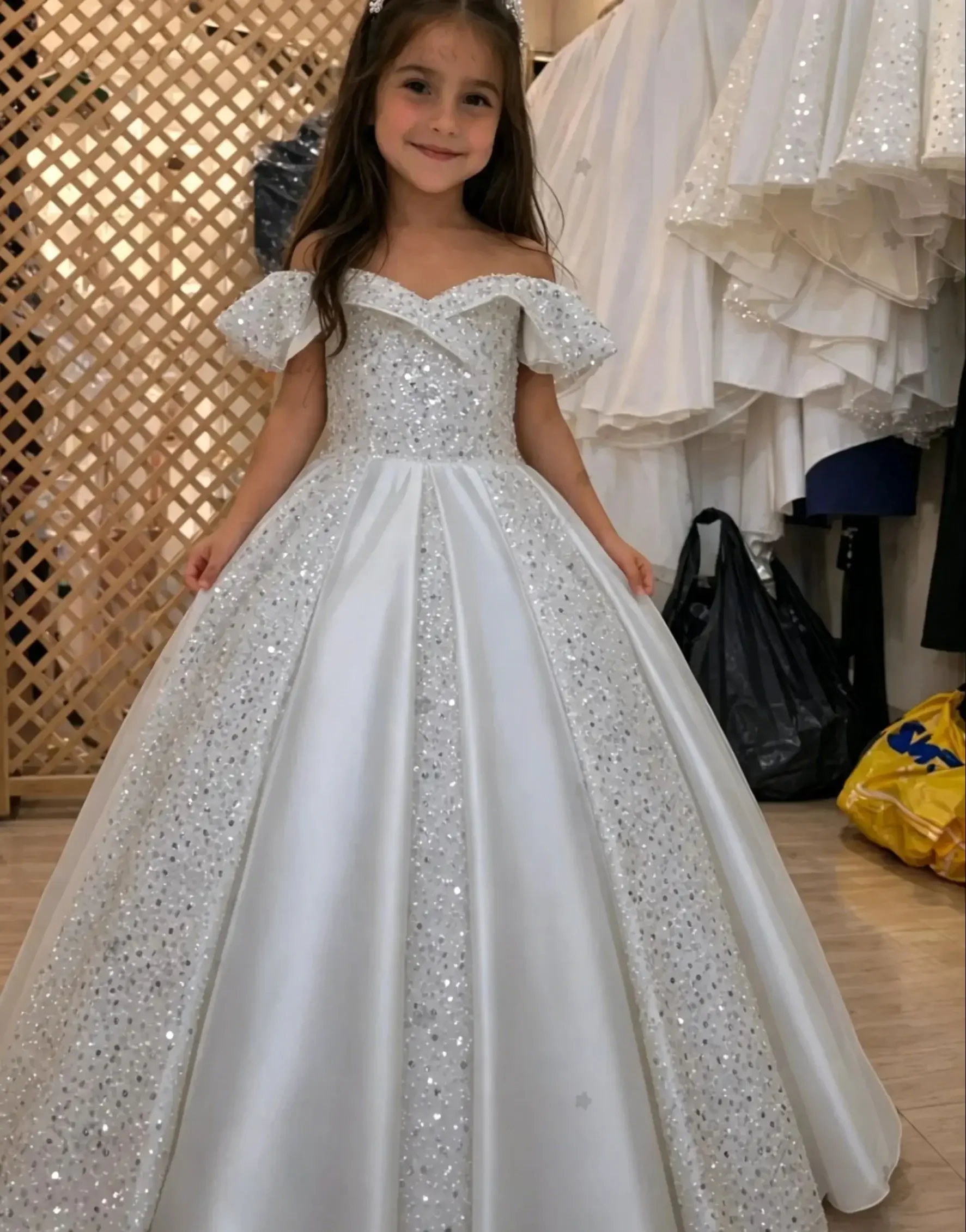 Elegant Flower Girl Dress For Wedding Satin Applique Sequins Shiny Kids Birthday Party First Communion Ball Gowns Customized