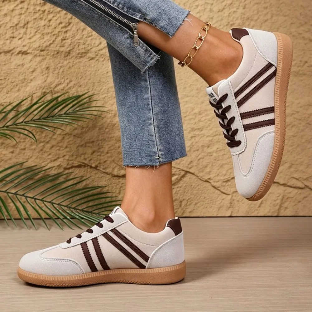 Leichte, bequeme Sneaker, modische, gestreifte Sportschuhe mit Schnürung, Damen-Freizeitschuhe, atmungsaktiv, niedrig geschnitten, mit Gummisohle. – Detail 13