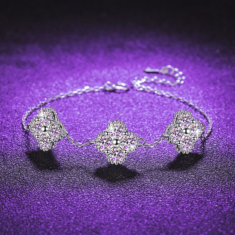 

S925 Silver White Gold Plated 3.6CT D Color Moissanite Lucky Four-Leaf Clover Bracelet for Women, Exquisite Jewelry.