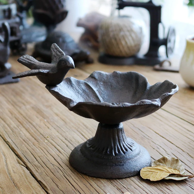 

Retro nostalgic European cast iron crafts bird flower-shaped candlestick bird food bowl home decoration ornaments storage bowl