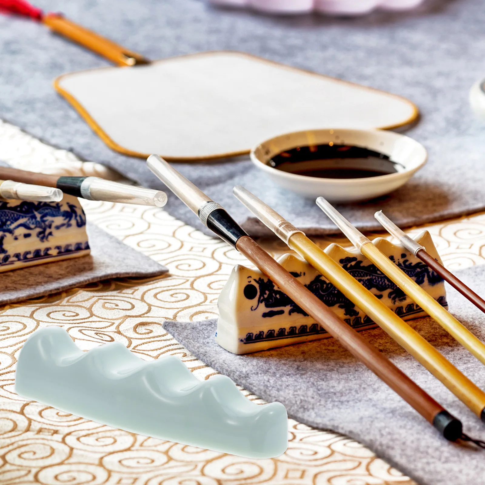 

Imitation Jade Green Glaze Brush Holder Resin Calligraphy Pen Rack for Writing Painting Home Office Use Calligraphy Brush Holder