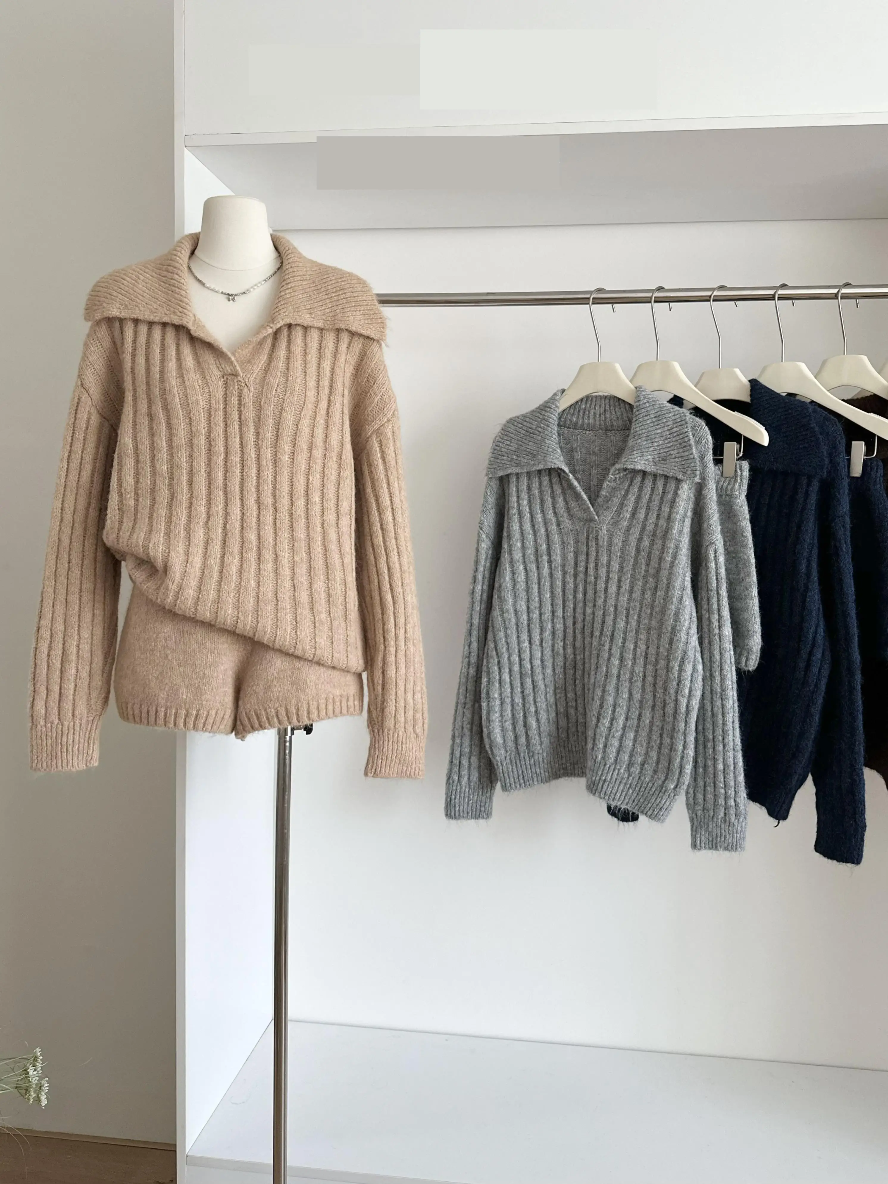 Women's Casual Spring Autumn Two Pieces Knitted Shorts Set Lady Turn Down Collar Long Sleeve Pullover Sweater + Shorts