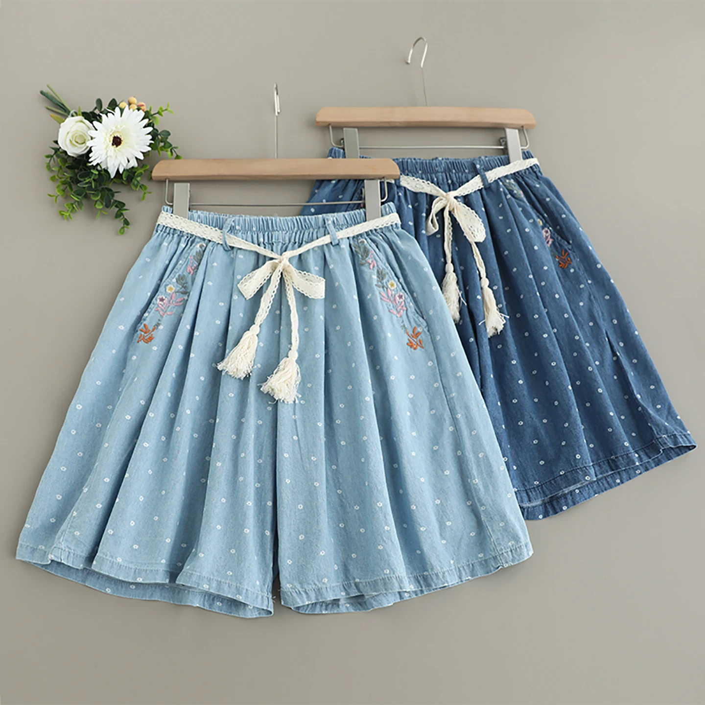 

Japanese Sweet Mori Girl Vintage Flower Embroideried Polka Dot Print Denim Shorts Women Summer Elastic Waist Casual Loose Shorts