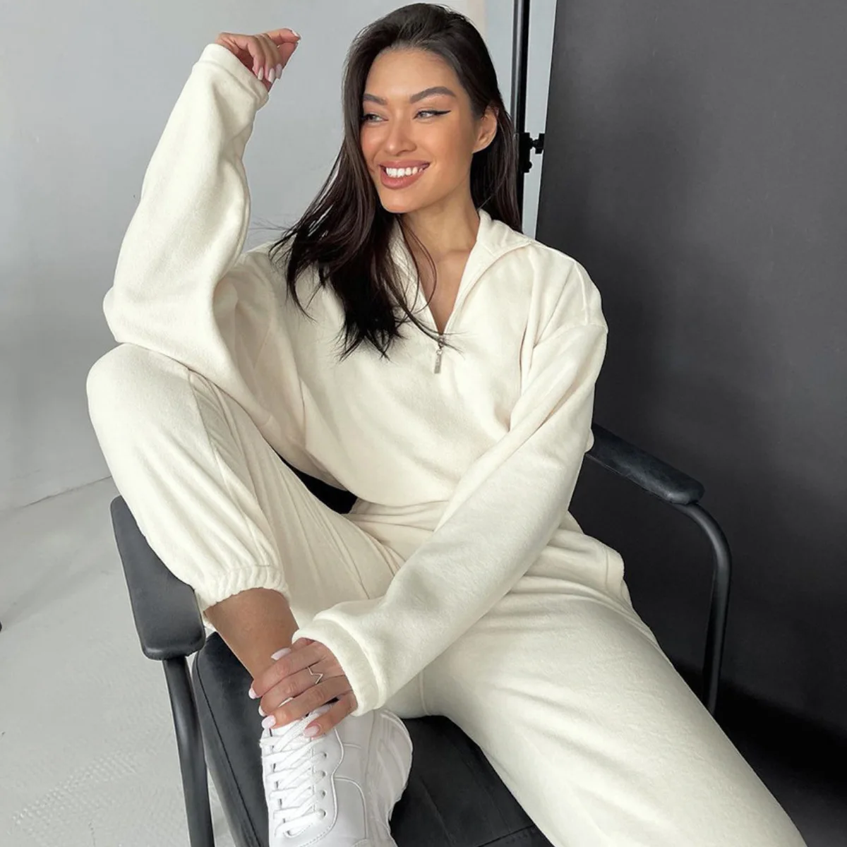 

Autumn Winter Fashion Sports Women's Suit Casual Solid Color Long-sleeved Half-open Collar Hoodie Small Feet Pants Two-piece Set