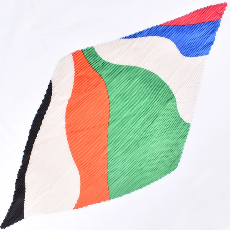 2023 Spring/Summer New Fashion Irregular Color Block Pattern Pleated Print 70 Square Scarf