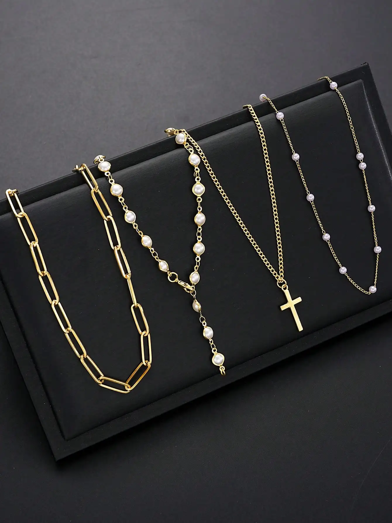 طقم قلادة معدنية عصرية وبسيطة وأنيقة للنساء مكون من 1/4 قطعة مع قلادة طويلة على شكل حرف Y وعناصر متقاطعة، مناسبة للارتداء اليومي والحفلات والعطلات والمواعيد كهدية للعطلات