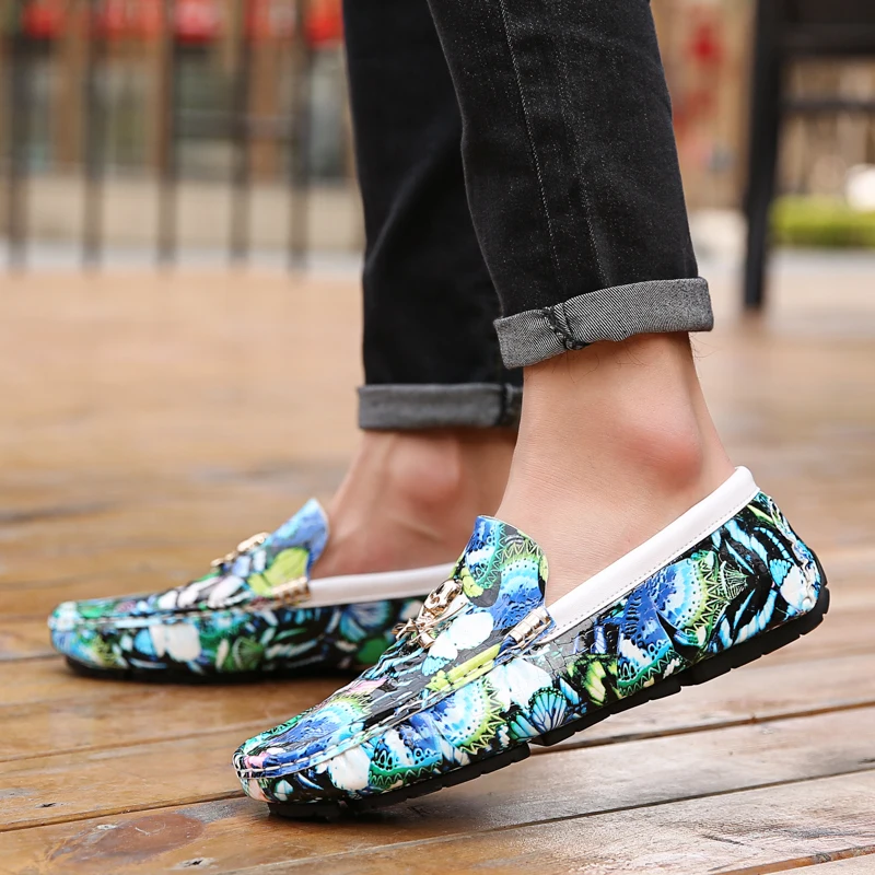 British Style Fashion Butterfly Printed Leather Loafers Men Breathable Skull Casual Shoes Men Flats Slip-on Driving Shoes Men