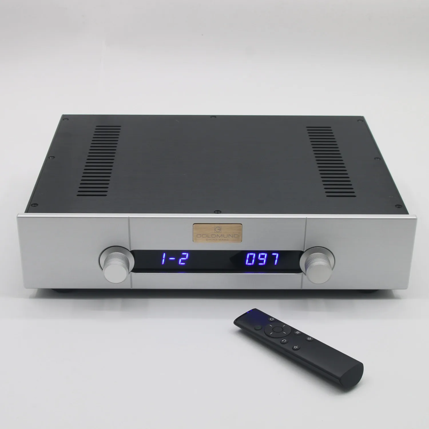 HiFi Fertiggestellter RCA / XLR Symmetrischer Vorverstärker mit Fernbedienung, Relais-Lautstärkeregelung und Display