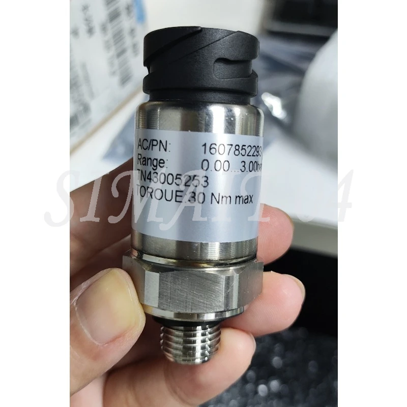 

The Intermediate Pressure Sensor P165-5300 is suitable for Atlas air compressor transmitter 1607852293 replace