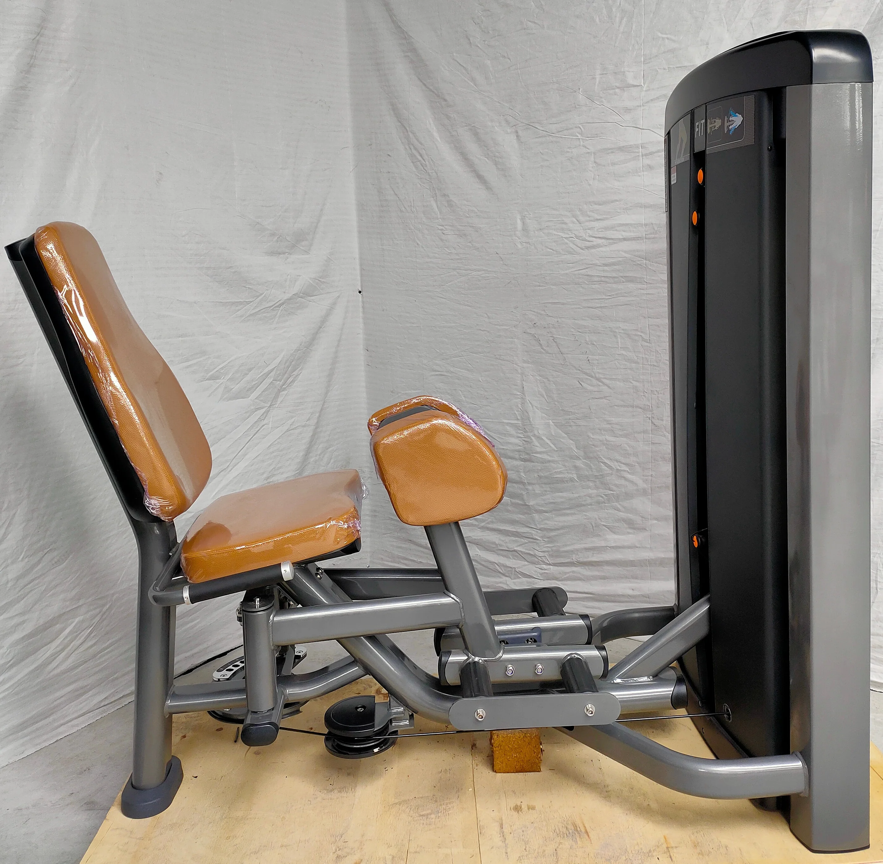 

Высококачественный коммерческий тренажер MMD для укрепления внутренней и внешней поверхности бедра, мышц тазобедренного сустава, абдукторов и аддукторов, для использования в спортзале.